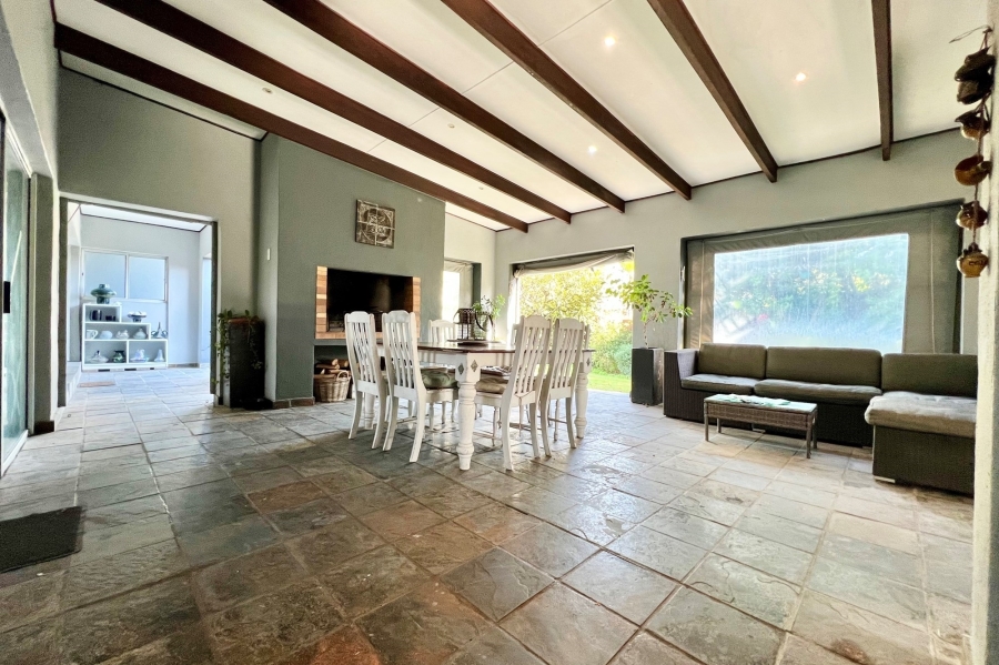 To Let 3 Bedroom Property for Rent in Van Riebeeckstrand Western Cape